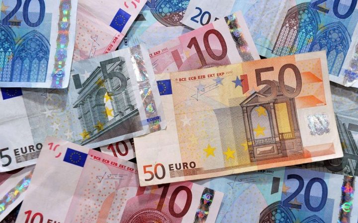 Saisie De Faux Billets Pour 28 Millions D'euros En Italie avec Billet De 50 Euros À Imprimer