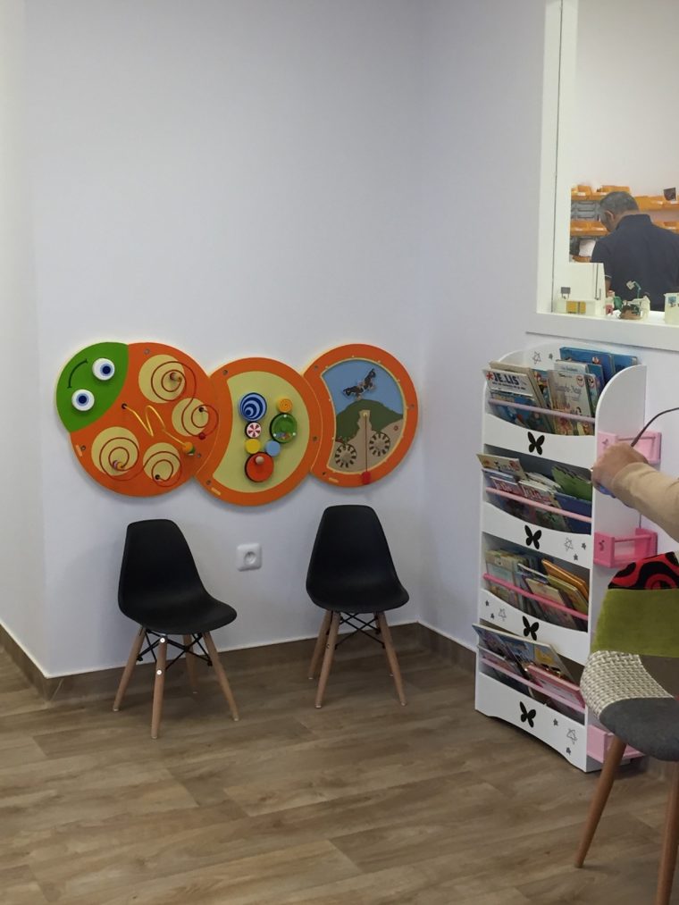 Salle D'attente Pour Enfants Chez Un Dentiste encequiconcerne Jeux Pour Jeunes Enfants