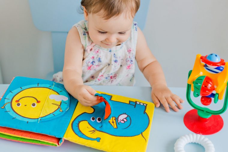 Sélection De Jeux Et Jouets, Poupées En Tissu Pour Les avec Jouet Pour Voiture Bébé