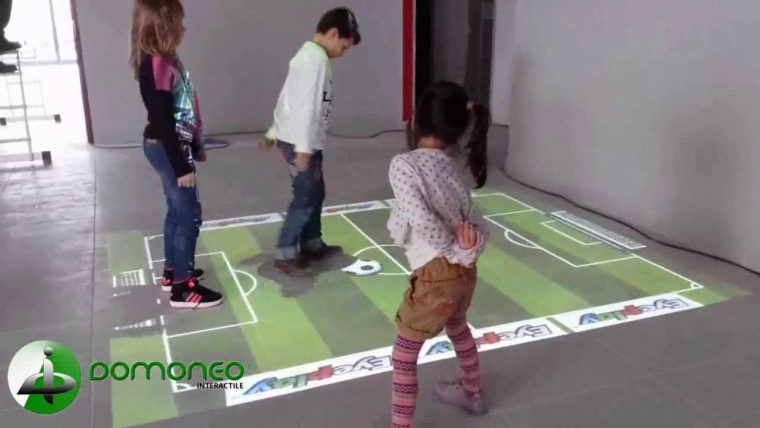 Sol Interactif Et Tactile Avec Jeux Pour Les Enfants Dans Un Restaurant à Jeu Interactif Enfant