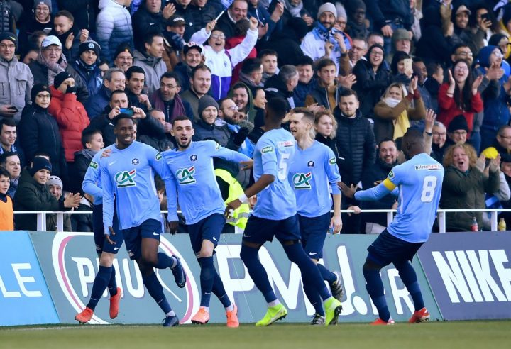 Sport | [Vidéo] Coupe De France : L'om Prend Un But Gag De avec Jeux De Gardien De Foot