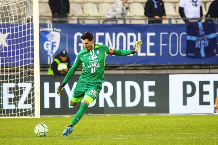 Sport | [Video] Grenoble Foot 38 : Le Gardien Brice Maubleu destiné Jeux De Gardien De Foot