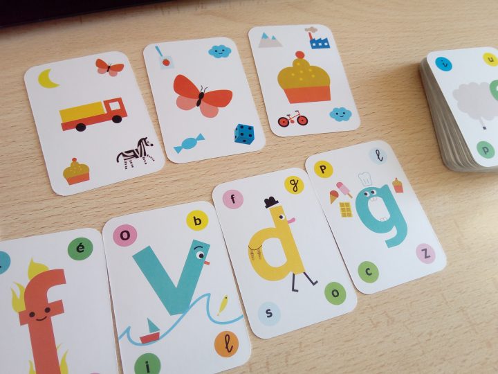 Un Coffret Pour Jouer Et Apprendre À Lire (Cartes Et Livret tout Jeux De Lettres Enfants