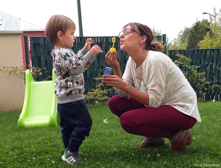 Un Enfant Autiste Cherche Des Compagnons De Jeux | Le avec Jeux Pour Jeunes Enfants