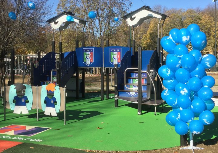 Une Aire De Jeux Inclusive Sur Le Thème Du Foot (Florence avec Jeux De Gardien De Foot