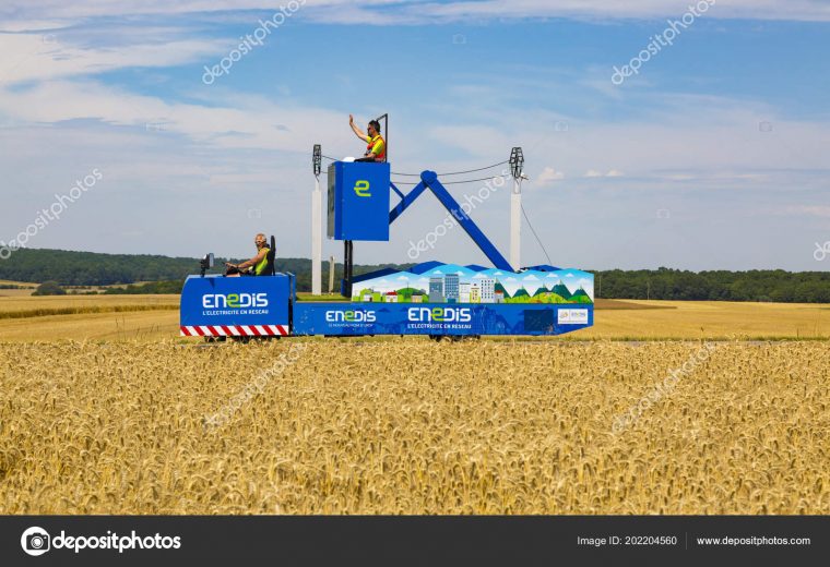 Vendeuvre Sur Barse France July 2017 Vehicle Endis Passes serapportantà Region De France 2017