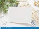 Videz La Feuille De Papier Blanche Sur Un Fond De Noël Blanc serapportantà Papier Lettre De Noel