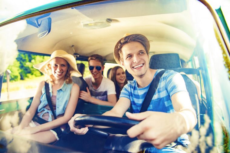 5 Jeux À Faire En Voiture Pour S'occuper Pendant Les Bouchons destiné Jeux A Faire Dans La Voiture