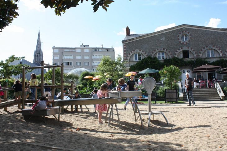 Aire De Jeux, De Loisirs Et Square Originaux Pour Enfants intérieur Jeux De Jardinage Gratuit