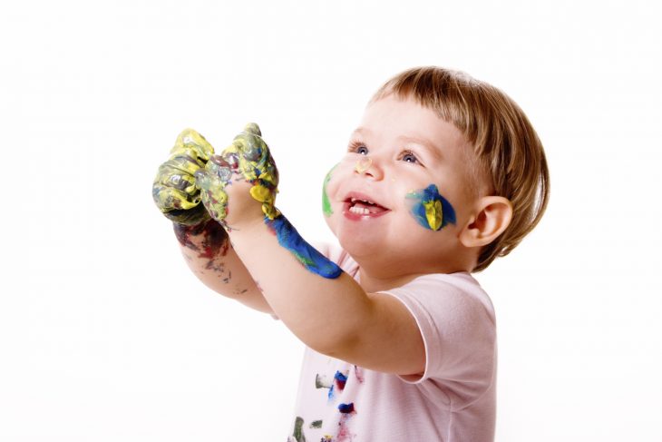 Bébé A 15 Mois : Jeux, Jouets Et Activités Ludiques encequiconcerne Jeu De Bebe Pour Fille