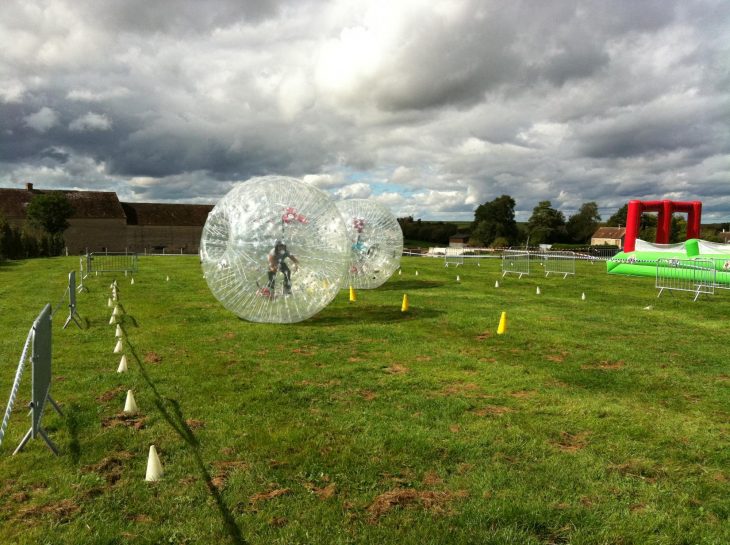 Bulles Geantes, Gonflable, Location Boule Geante, Rolling serapportantà Jeux Des Bulles