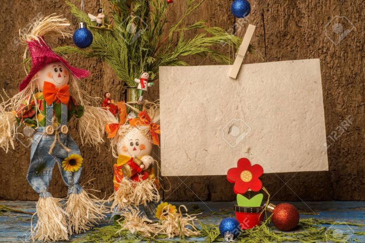 Carte De Voeux De Noël, Crèche Drôle Avec Peur Corbeau Et Du Papier Blanc  Pour Écrire Un Message serapportantà Papier Creche Noel