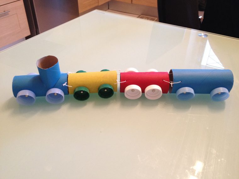 Diy*° Un Petit Train Récup ⋆ So Mummy encequiconcerne Activité Manuelle Enfant 3 Ans