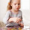 Enfant Jouant Puzzle. Jeu Petite Fille À La Maison concernant Jeux De Fille Puzzle