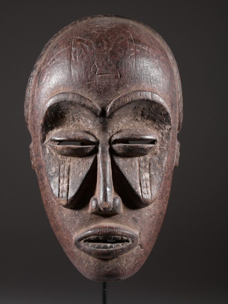 Index Of /art-Afrique/masque-Tchokwe intérieur Masque Afriquain