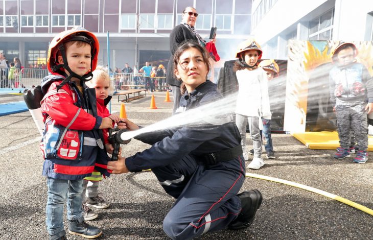 Insolite | [Diaporama] Au Jeu Les Pompiers Au Centre De concernant Jeu De Pompier Gratuit