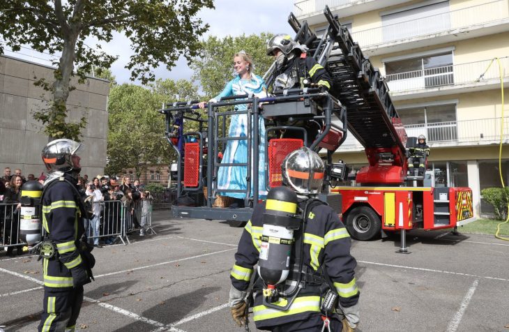 Insolite | [Diaporama] Au Jeu Les Pompiers Au Centre De intérieur Jeu De Pompier Gratuit