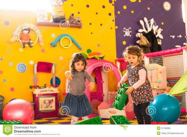 Jeu De Deux Filles Image Stock. Image Du Fille, Blocs – 51799085 destiné Jeux De Deux Fille