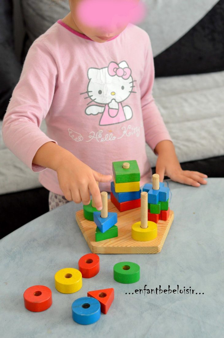 Jeu De Formes Et Couleurs En Bois – Enfant Bébé Loisir encequiconcerne Jeux Pour Apprendre Les Formes Et Couleurs