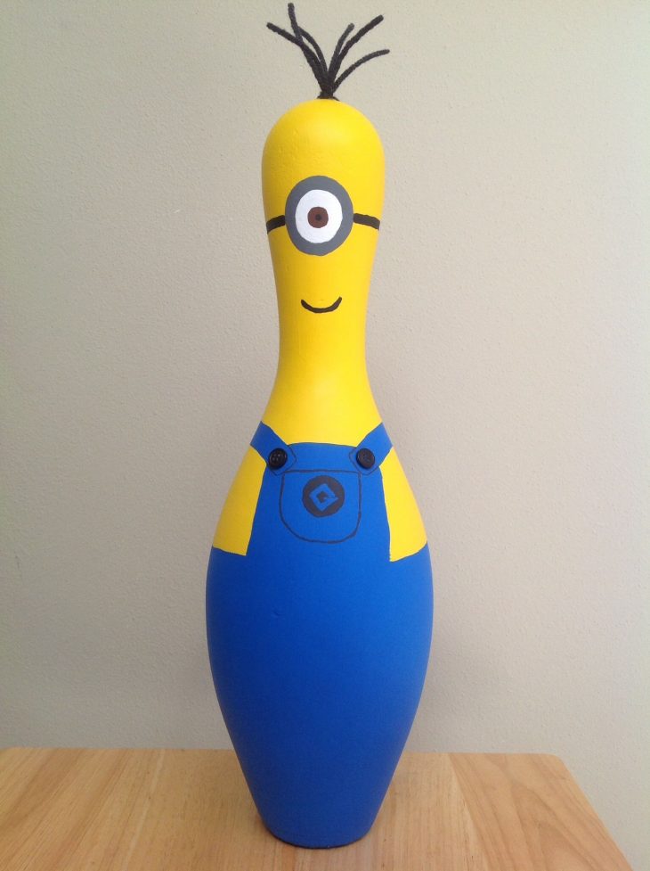 Minion From Despicable Me, Made From A Bowling Pin tout Bowling Pour Enfant