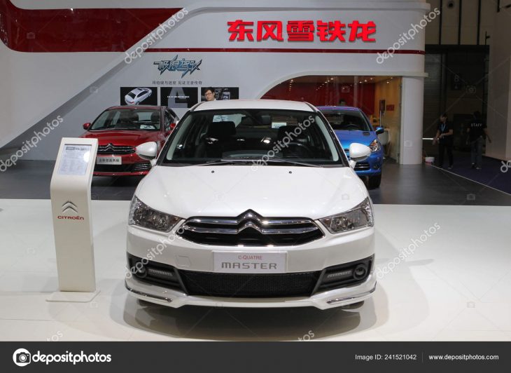 New Quatre Master Dongfeng Peugeot Citroen Displayed avec Quatres Image Un Mot