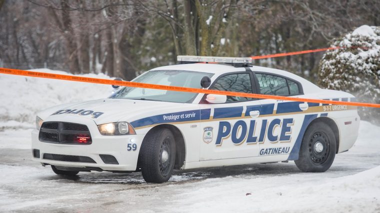 Un Jeune Homme Arrêté Après Un Jeu De Cache-Cache Avec Les serapportantà Jeux De Voiture Avec La Police