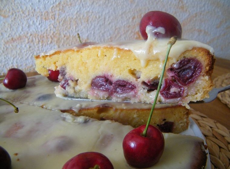 kirsch kuchen mit marzipan