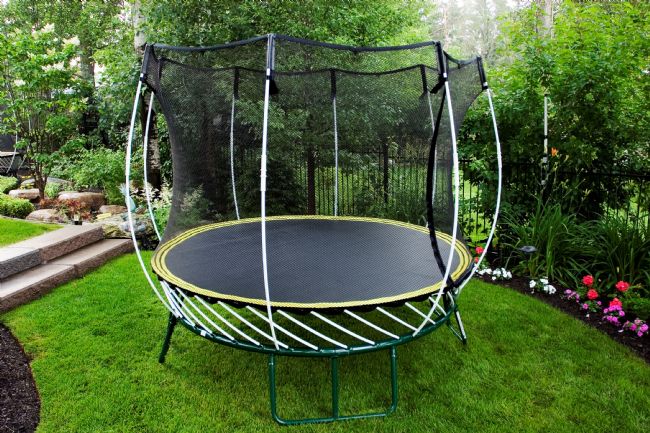 trampoline de jardin