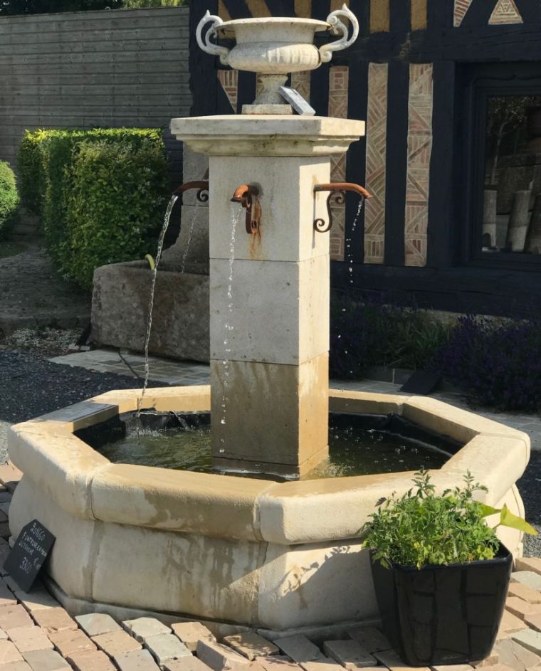 fontaine de jardin en pierre