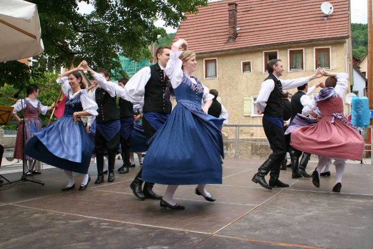 volkstanz aus bayern und österreich