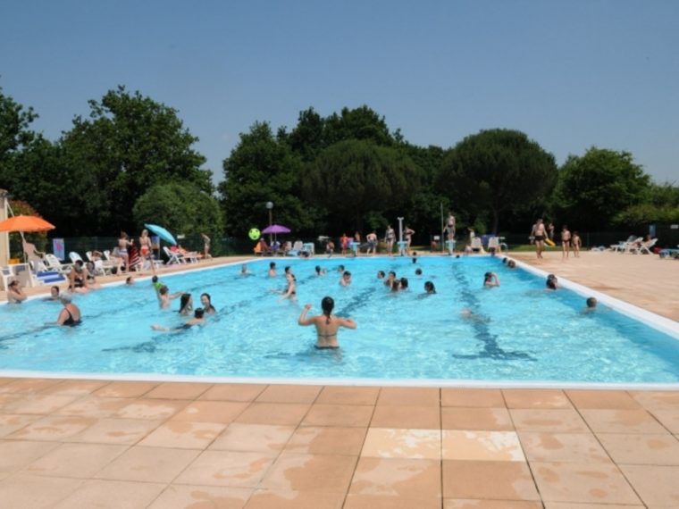 piscine montaigu