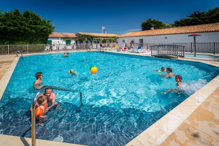 camping ile de ré avec piscine