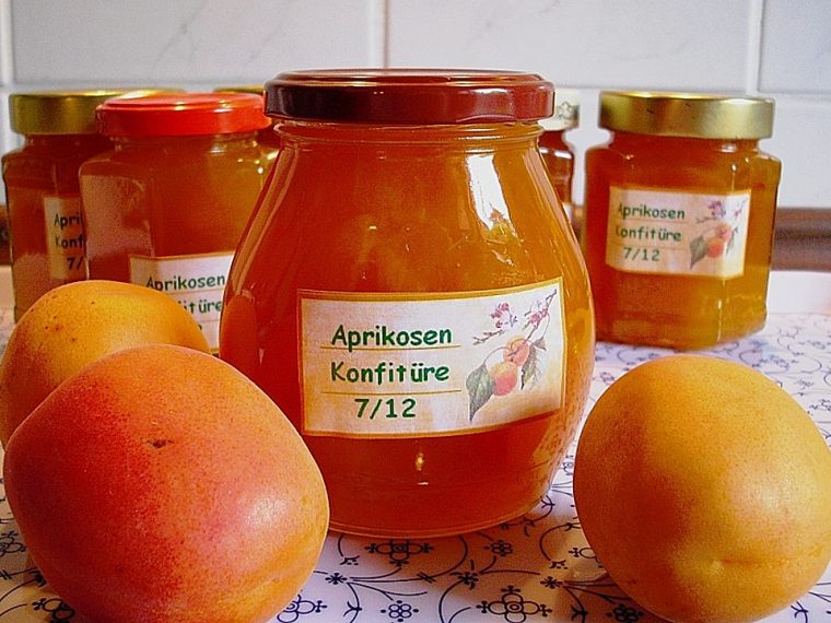 aprikosenmarmelade mit amaretto