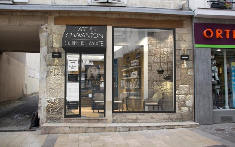 vitrine salon de coiffure