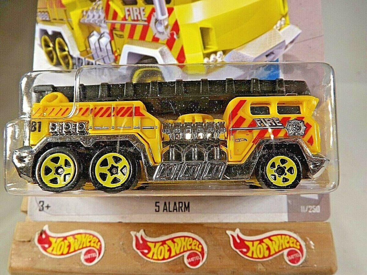 2013 Hot Wheels #11 Hw City-Rescue 5 Alarm Fire Engine tout Hw Fire And Security