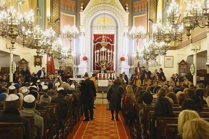 À La Synagogue De Nazareth, Le Poignant Hommage Aux concernant Mots Croisés: La Croix Hebdo