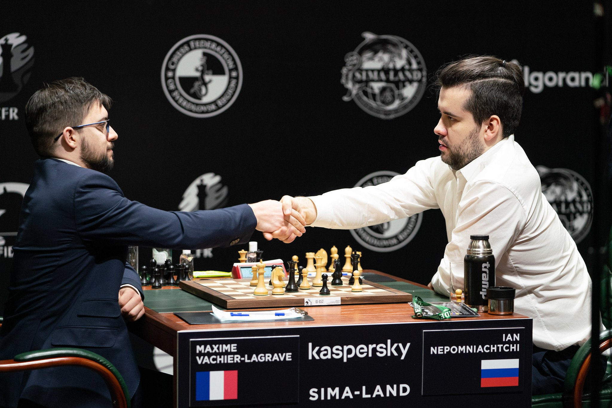 Candidates Tournament: Mvl Beats Nepo, William Hill Adds intérieur Nepomniachtchi 