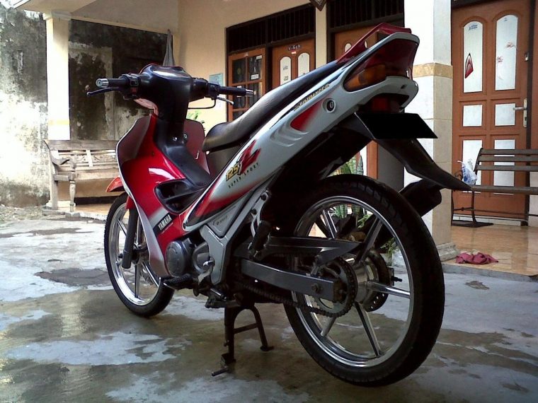 Cari Yamaha 125Z Supersport Warna Merah 2001 Istimewa à Yamaha 125Z