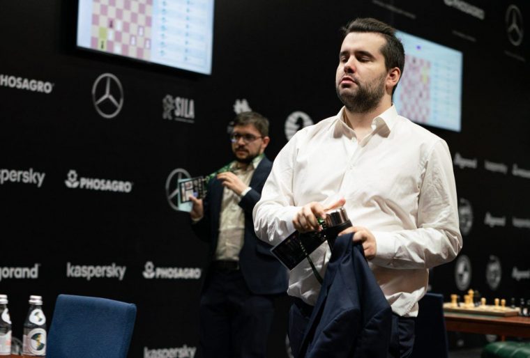 Carlsen, Nepomniachtchi Reach Legends Of Chess Final encequiconcerne Nepomniachtchi