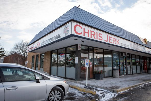 Chris Jerk Toronto  Jerk, Main Attraction, Scarborough avec Federick Restaurant 