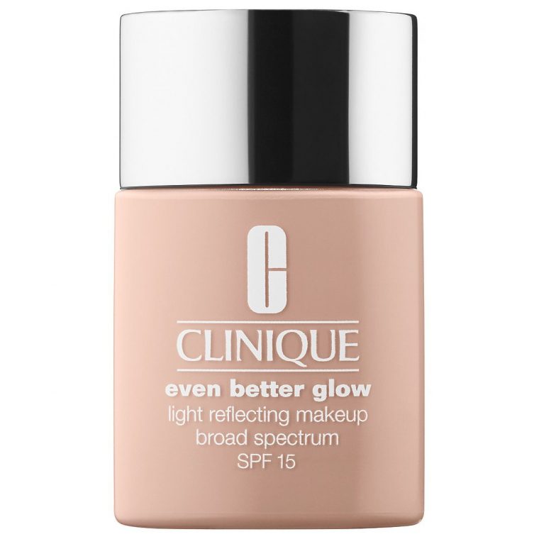 Clinique Even Better Glow Light Reflecting Makeup Podkład tout Clinique Even Better Delicate Lipstick