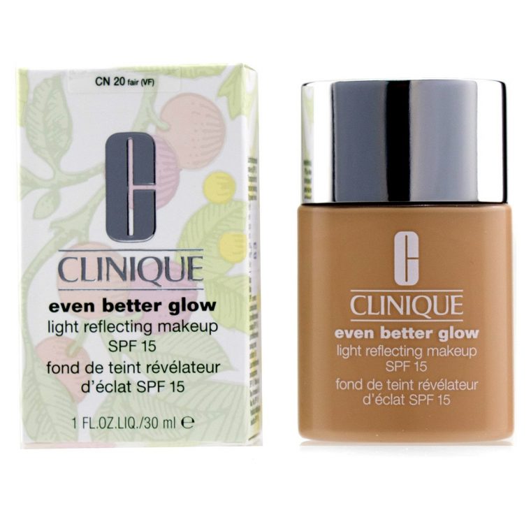 Clinique  Even Better Glow Light Reflecting Makeup Spf 15 dedans Clinique Even Better Delicate Lipstick