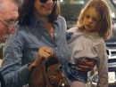 Emily Mortimer And Her Look-A-Like Daughter Wear Casual dedans May Rose Nivola