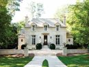 French Country Cottage Furniture White French Country Home destiné Chateaux Chic: French Country Decorating