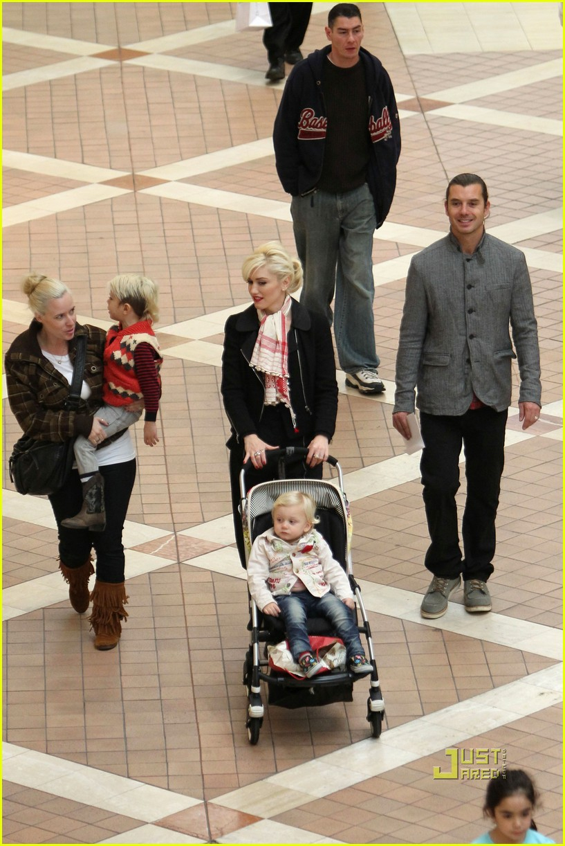 Gwen Stefani: Santa Claus Visit With Family!: Photo tout Aa Meetings In Westfield