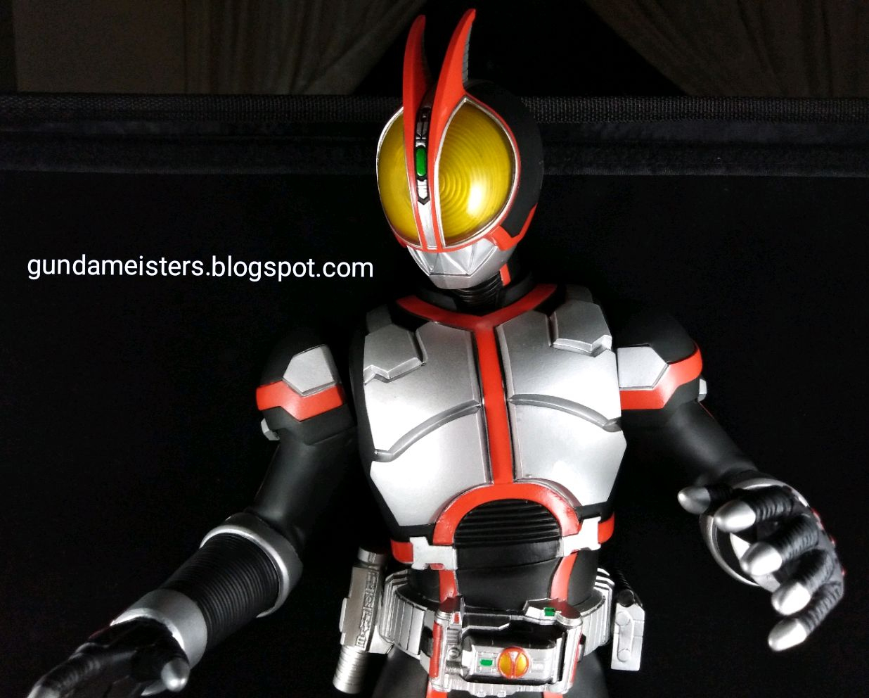 Kamen Rider Meisters: 40Cm Super Sofubi Figure - Kamen avec Kamen Rider Faiz 