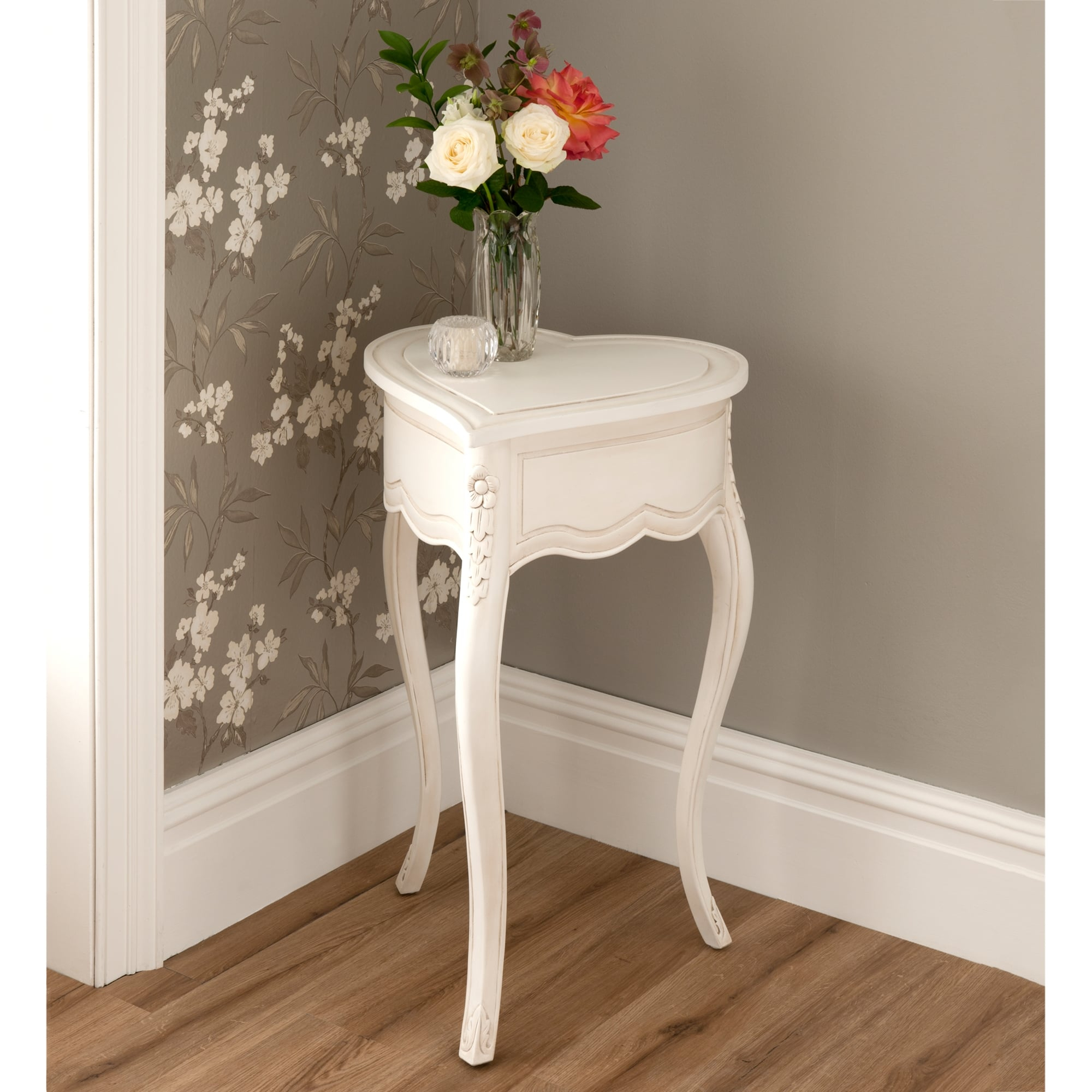 La Rochelle Love Heart Antique French Side Table  Furniture intérieur White French Country End Tables 