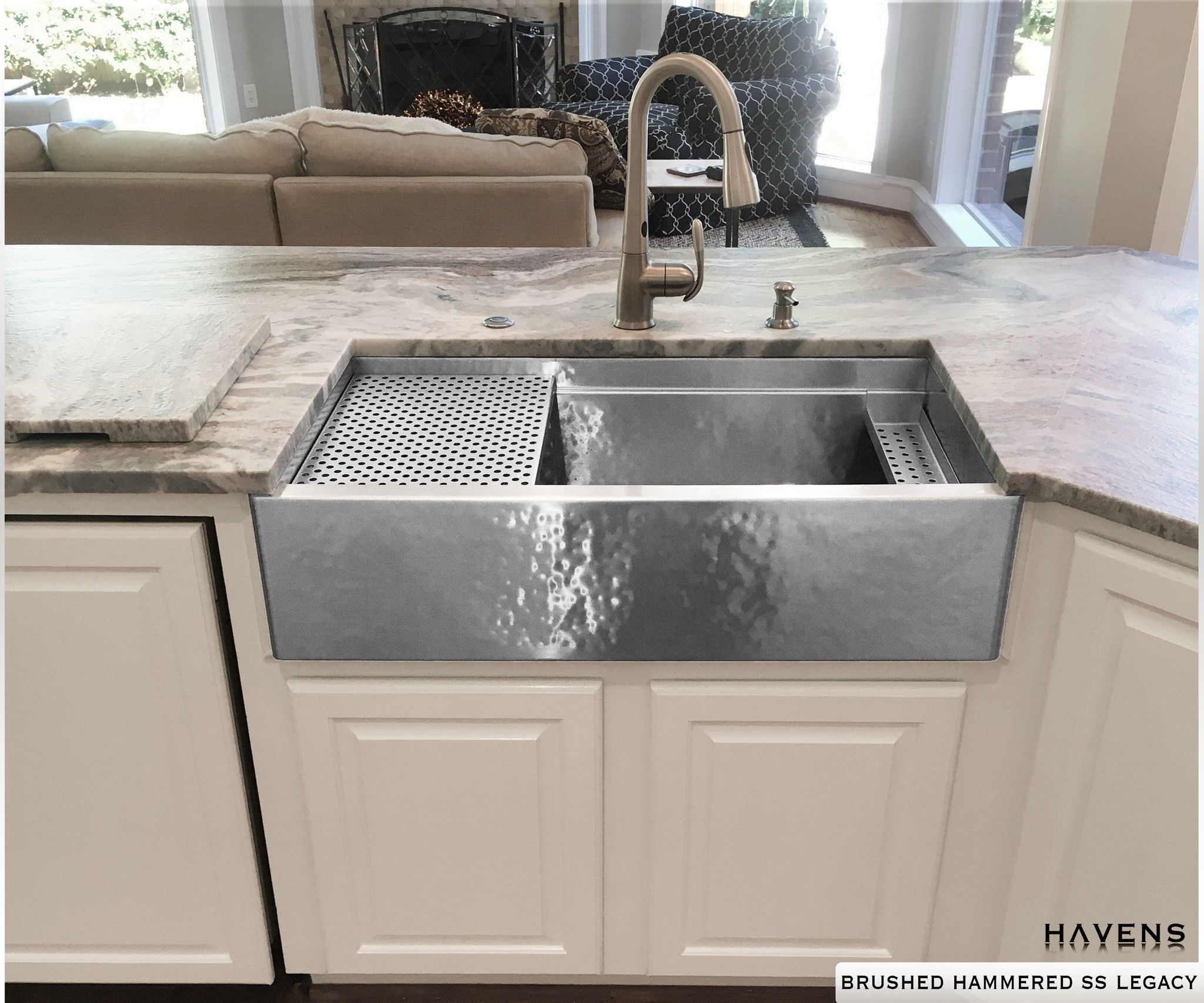 Legacy Farmhouse Sink - Brushed Hammered In 2021 encequiconcerne Hammered Stainless Steel Farmhouse Sink