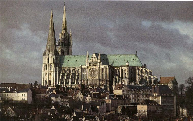 Living In The Lot: Chartres Cathedral And Malcolm Miller serapportantà Hotels Near Chartres Cathedral