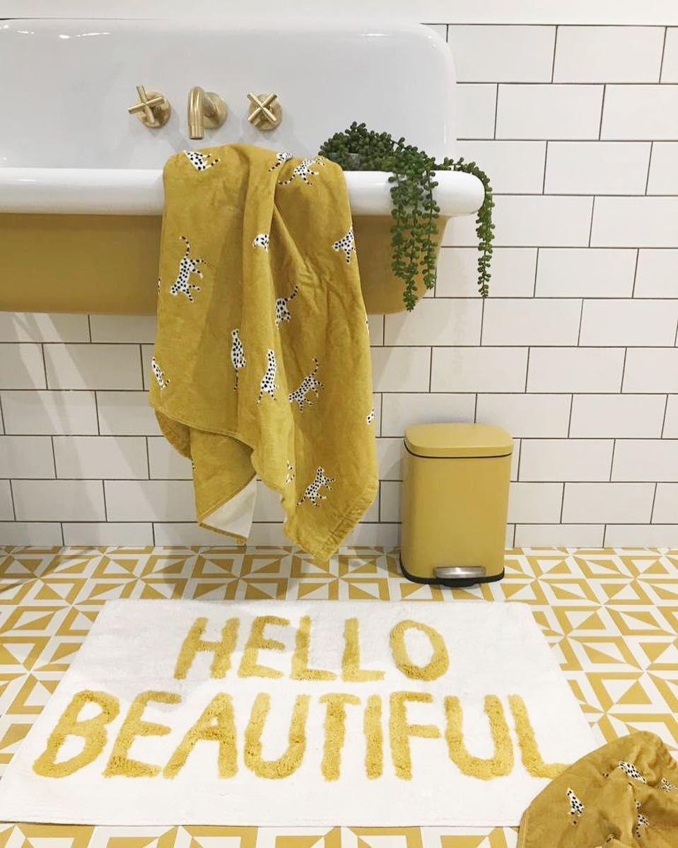 Love This Shade Of Yellow  Yellow Bathroom Decor, Yellow concernant Mustard Bathroom Accessories